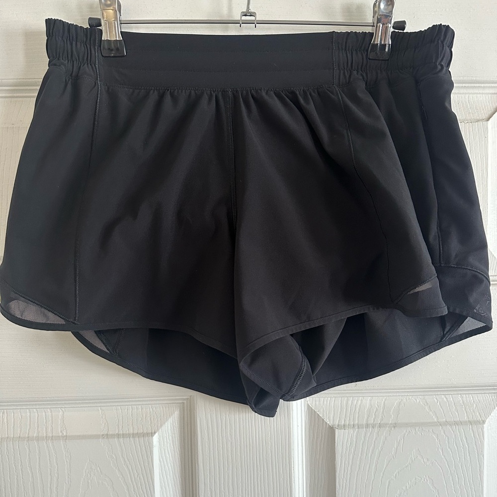 Women’s Hotty Hot High-Rise Lined Short 2.5. Great condition. Black, size 10.